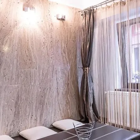 Lejlighedshotel Piata Sfatului Confort Braşov