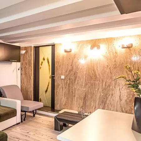 Piata Sfatului Confort Aparthotel *