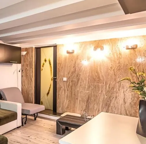 Piata Sfatului Confort Aparthotel *